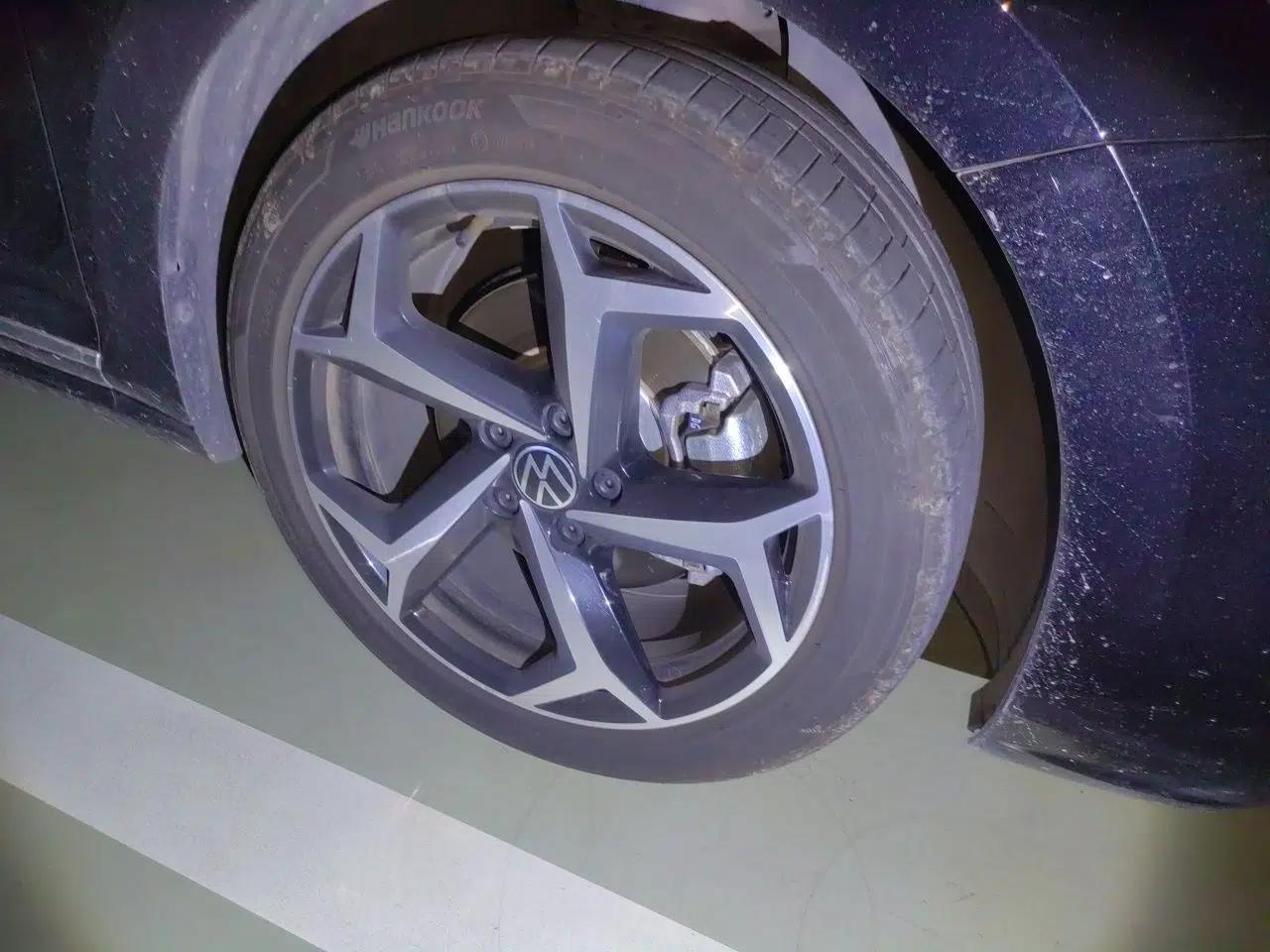 Volkswagen Passat 2025 Outstanding Model 380TSI Starry Dragon Edition — миниатюра 8