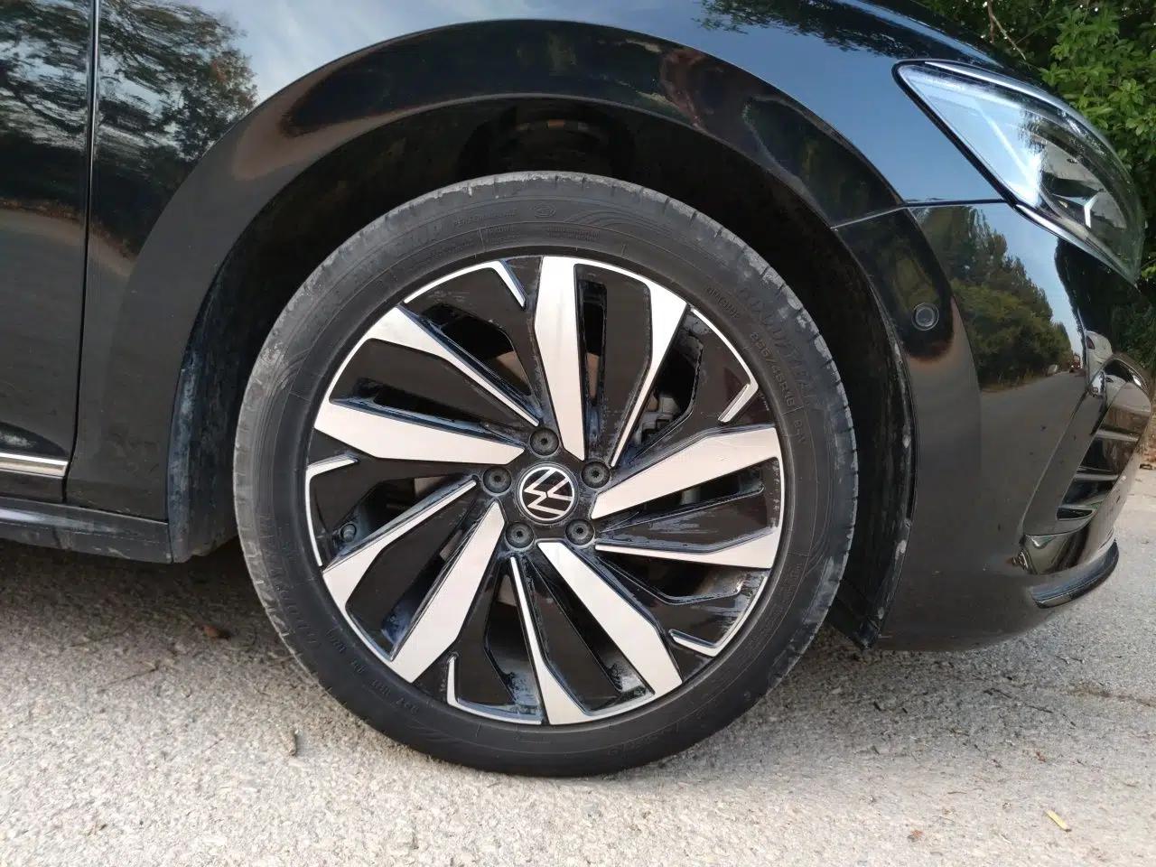 Volkswagen Passat 2024 380TSI Dragon Glory Edition — миниатюра 8