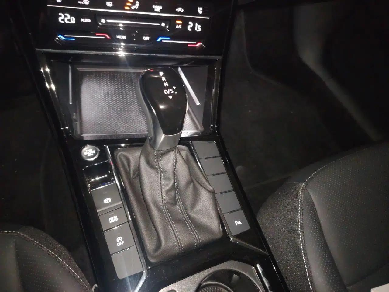 Volkswagen Passat 2024 280TSI Elite Edition — миниатюра 14
