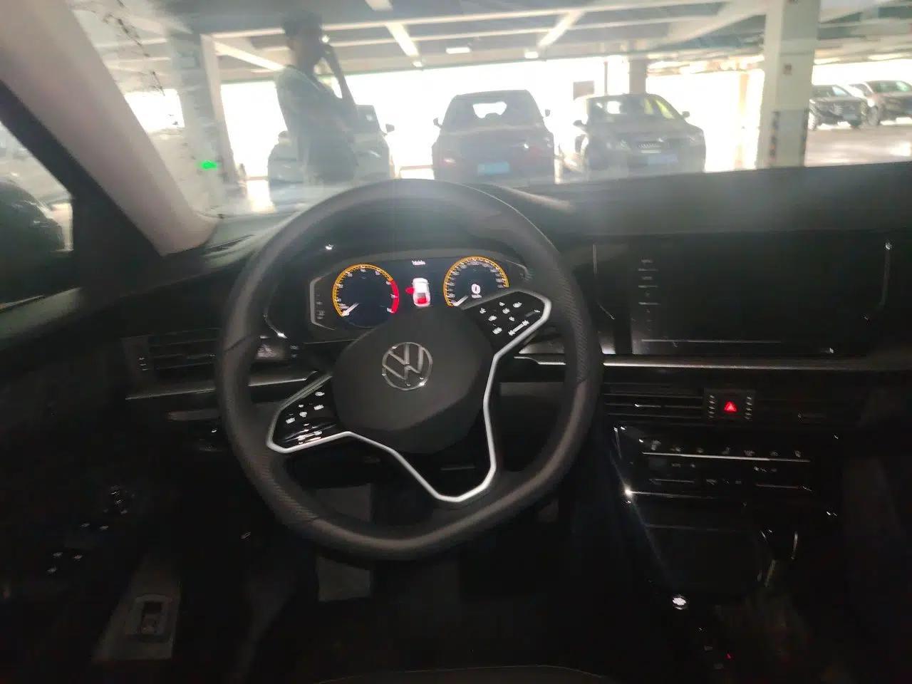 Volkswagen Passat 2024 280TSI Elite Edition — миниатюра 10