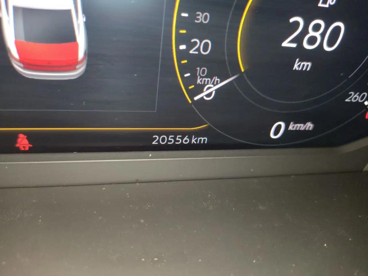 Volkswagen Passat 2025 Premium Version 380TSI Dragon Edition — миниатюра 12
