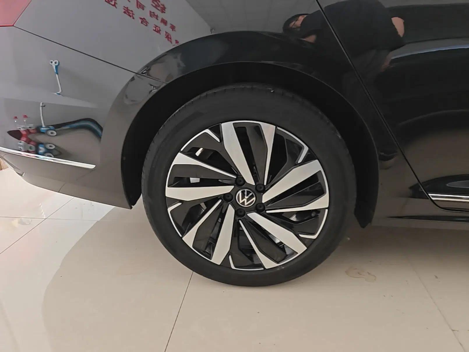 Volkswagen Passat 2025 Premium Version 380TSI Dragon Edition — миниатюра 11