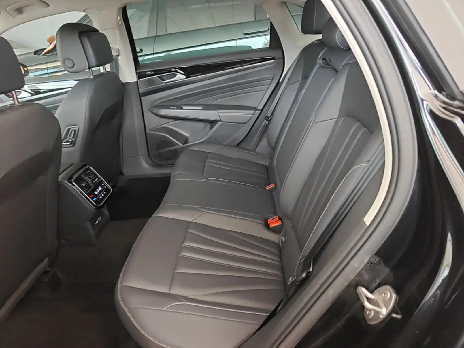 Volkswagen Passat 2025 Premium Version 380TSI Dragon Edition — миниатюра 20