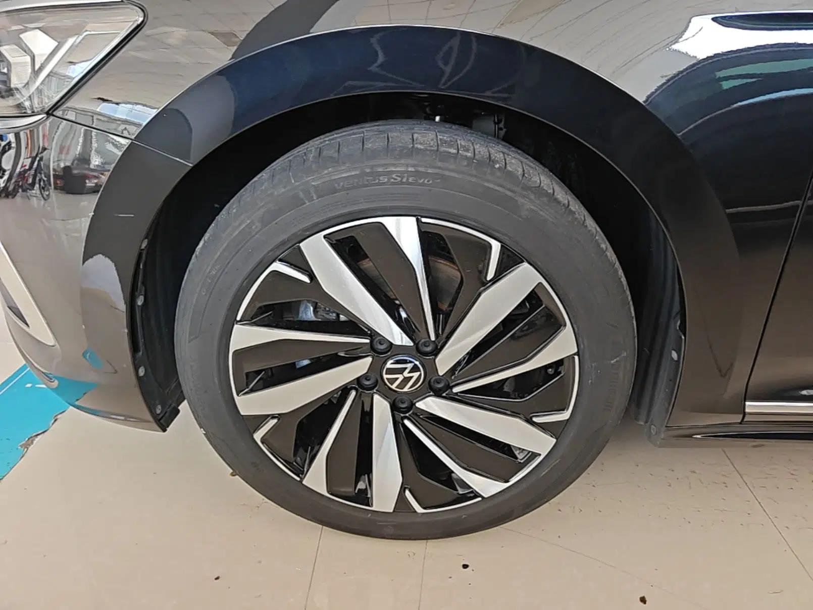 Volkswagen Passat 2025 Premium Version 380TSI Dragon Edition — миниатюра 10