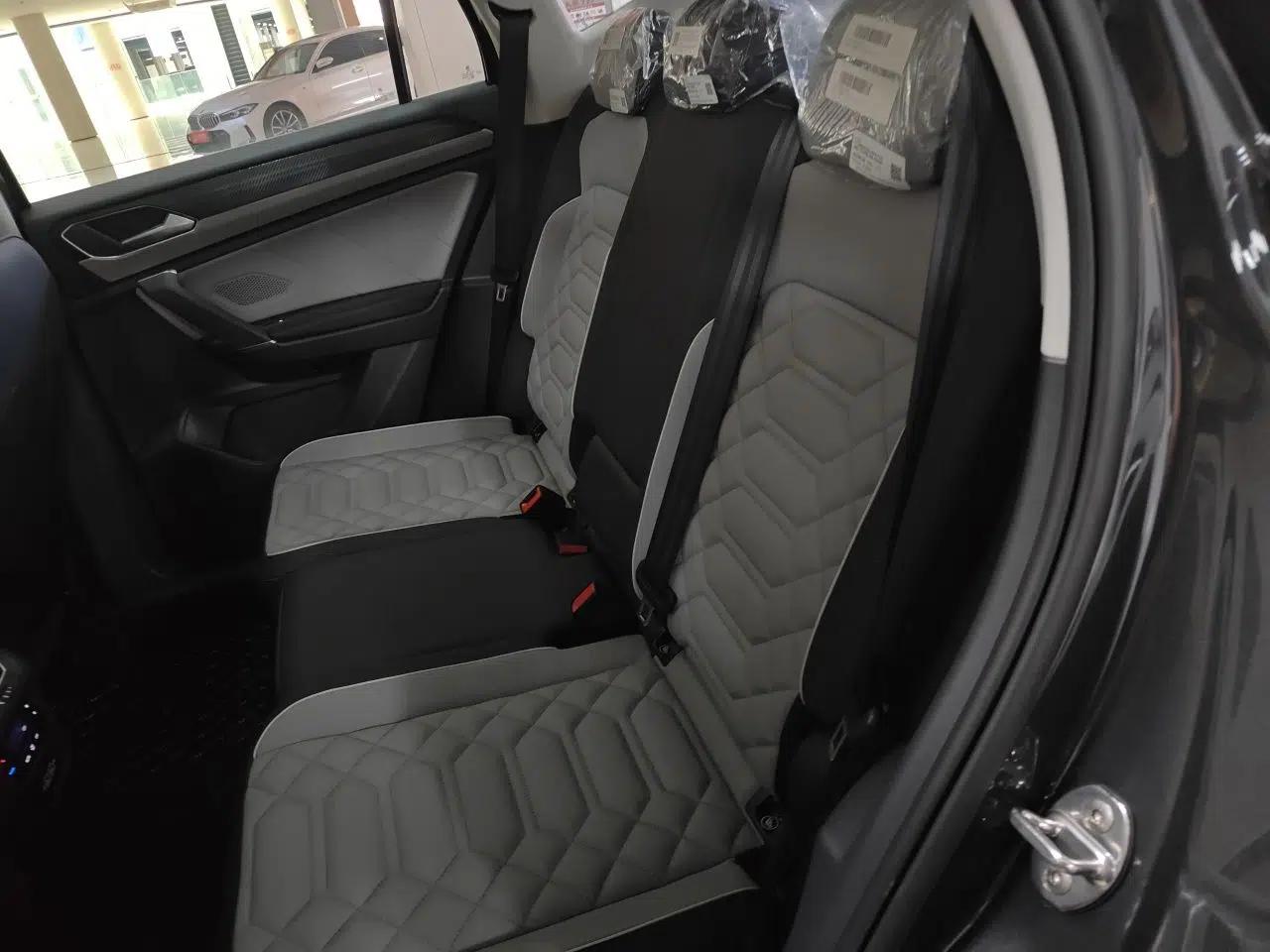 Volkswagen Tayron 2025 Zhongxiang Version 300TSI — миниатюра 17