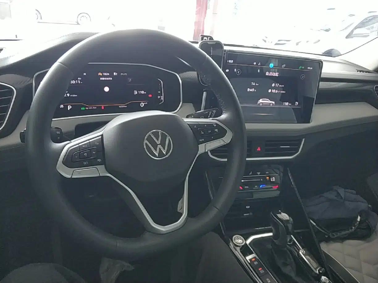 Volkswagen Tayron 2023 330TSI Two-Wheel-Drive Luxury Plus Advanced Version — миниатюра 12