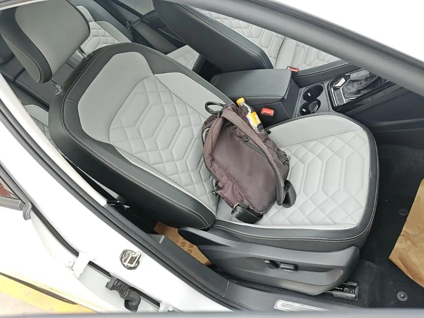Volkswagen Tayron 2024 300TSI Two-Wheel-Drive Luxury Plus Advanced Version — миниатюра 19