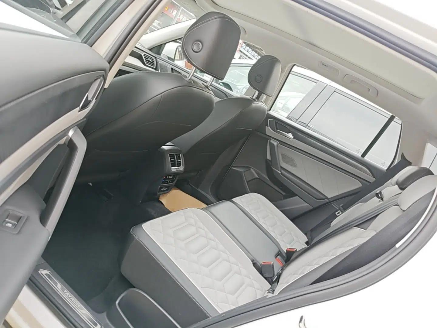 Volkswagen Tayron 2024 300TSI Two-Wheel-Drive Luxury Plus Advanced Version — миниатюра 20