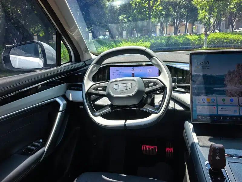 Geely Boyue L 2023 1.5TD DCT Premium Edition — миниатюра 16