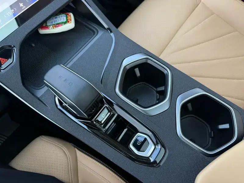 Geely Boyue L 2023 1.5TD DCT Premium Edition — миниатюра 15