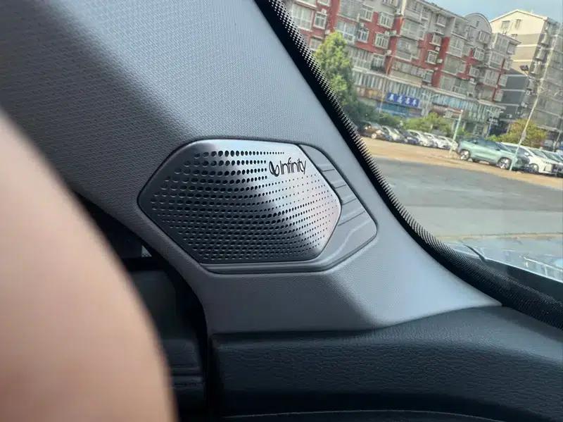 Geely Boyue L 2023 1.5TD DCT Premium Edition — миниатюра 8