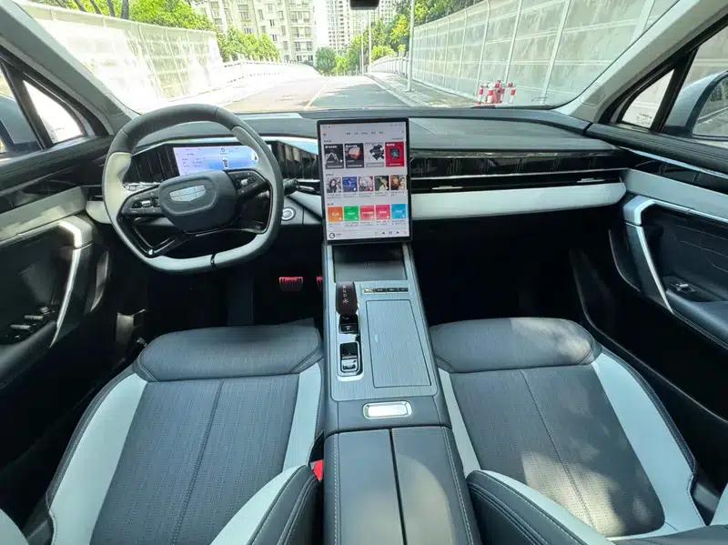 Geely Boyue L 2024 1.5TD DCT Premium Edition — миниатюра 13