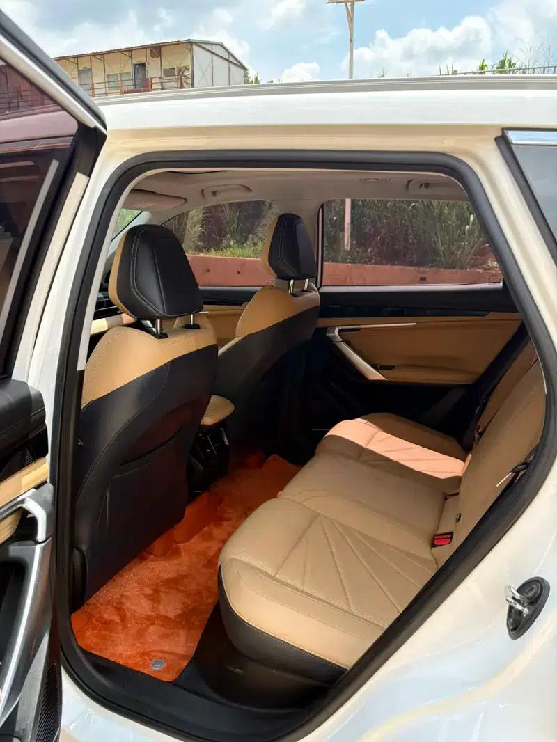 Geely Boyue L 2023 1.5TD DCT Luxury Edition — миниатюра 10