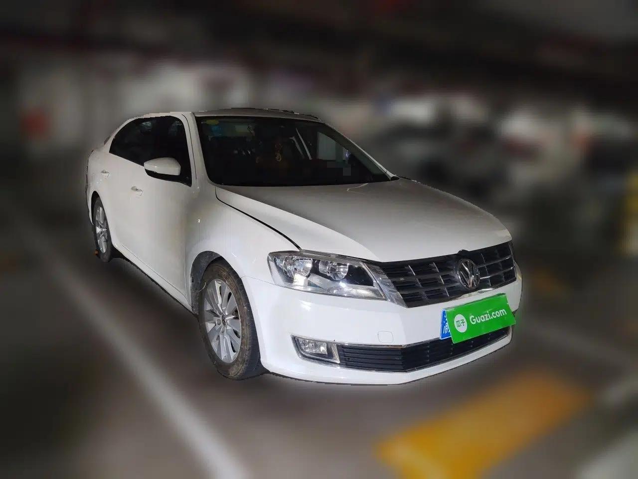 Volkswagen Lavida 2013 Restyled Classic 1.6L Manual Comfort Edition — миниатюра 3