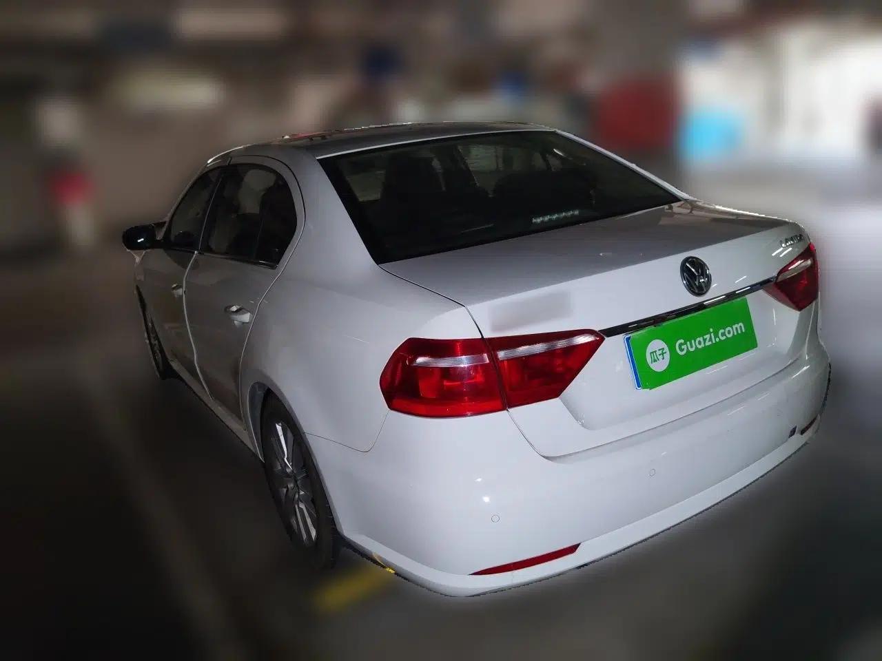 Volkswagen Lavida 2013 Restyled Classic 1.6L Manual Comfort Edition — миниатюра 4