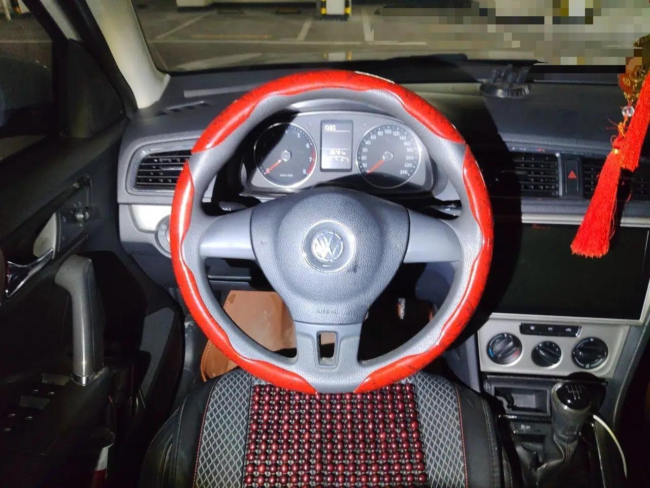 Volkswagen Lavida 2013 Restyled Classic 1.6L Manual Comfort Edition — миниатюра 10