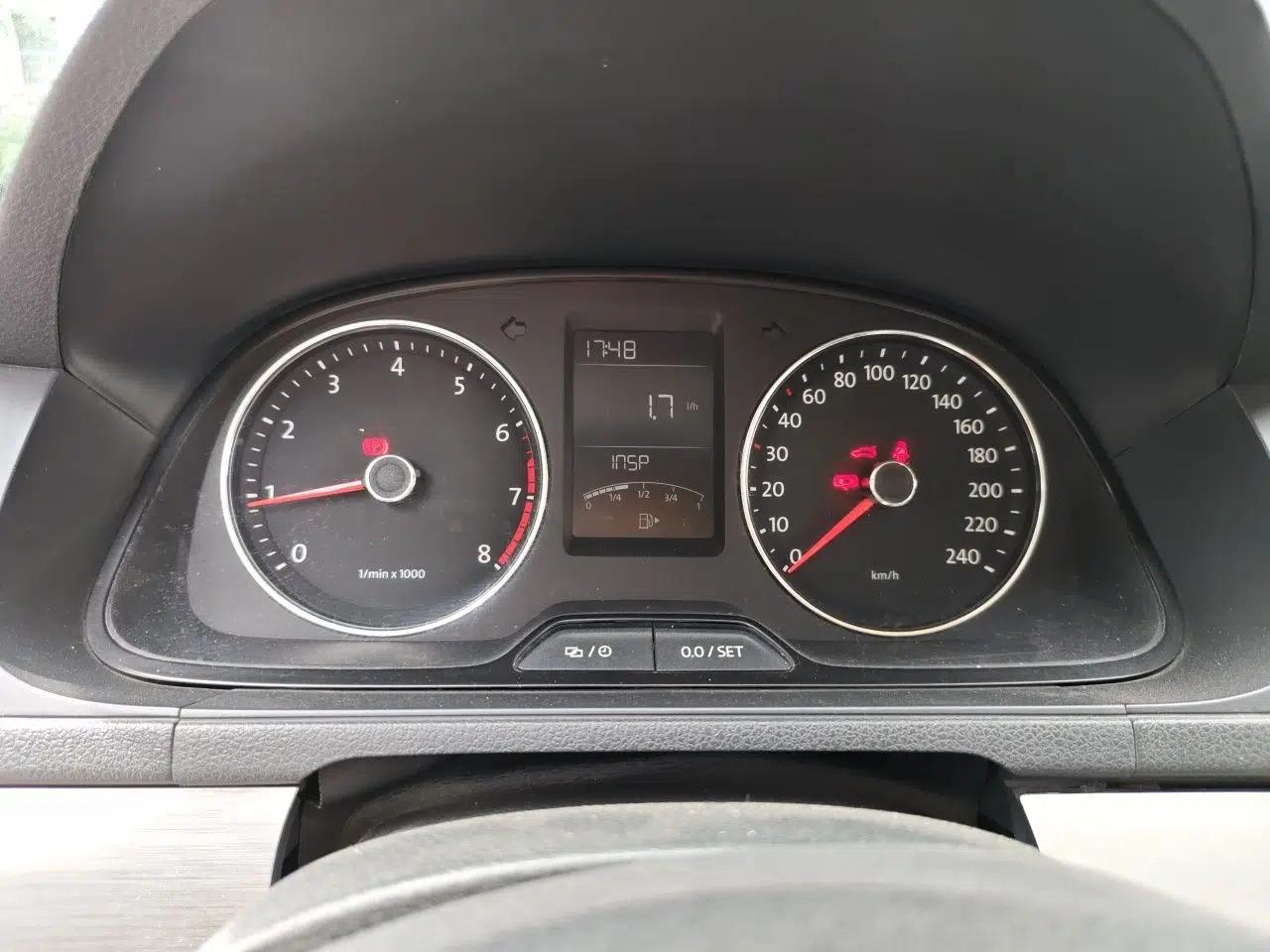 Volkswagen Lavida 2013 Restyled Classic 1.6L Manual Comfort Edition — миниатюра 11