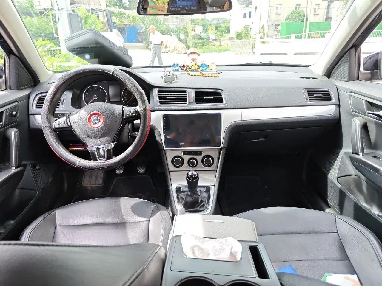 Volkswagen Lavida 2013 Restyled Classic 1.6L Manual Comfort Edition — миниатюра 9