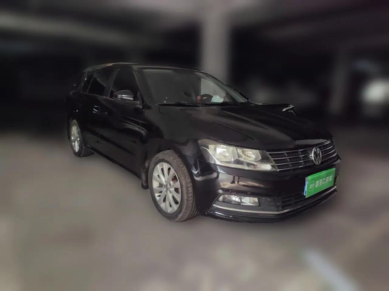 Volkswagen Lavida 2015 1.6L Automatic Comfort Edition — миниатюра 3