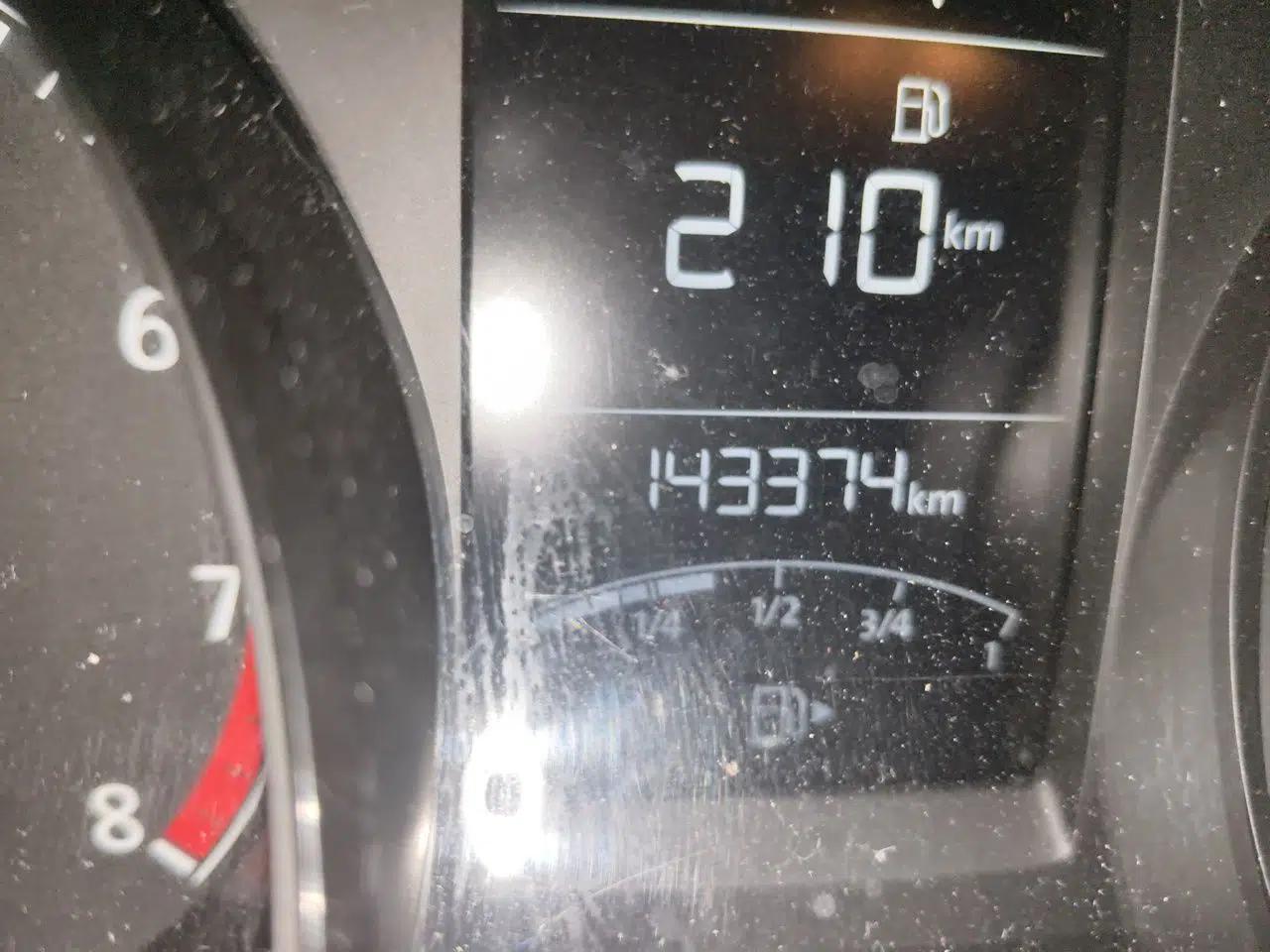 Volkswagen Lavida 2015 1.6L Automatic Fashion Edition — миниатюра 12