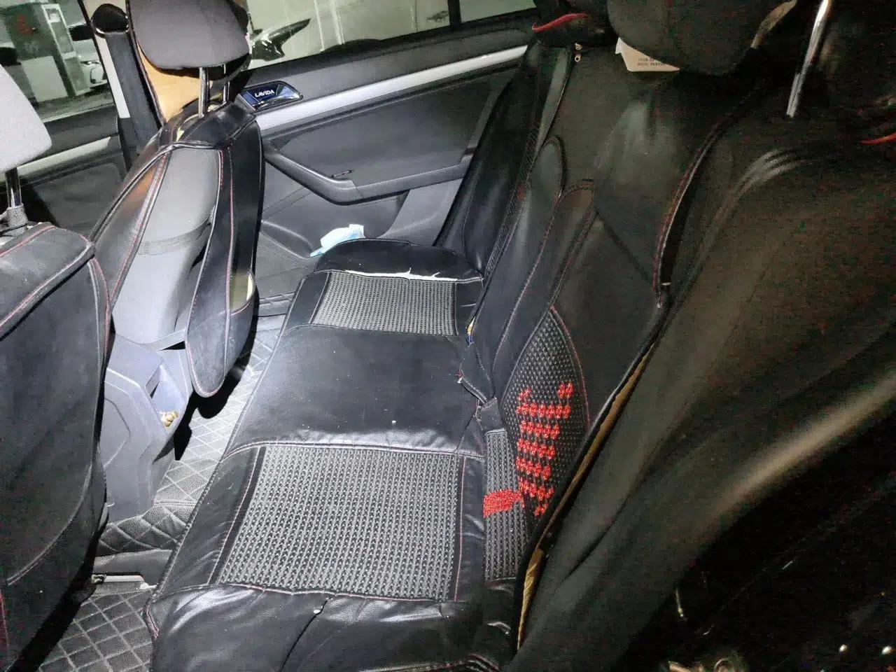 Volkswagen Lavida 2015 1.6L Automatic Fashion Edition — миниатюра 17