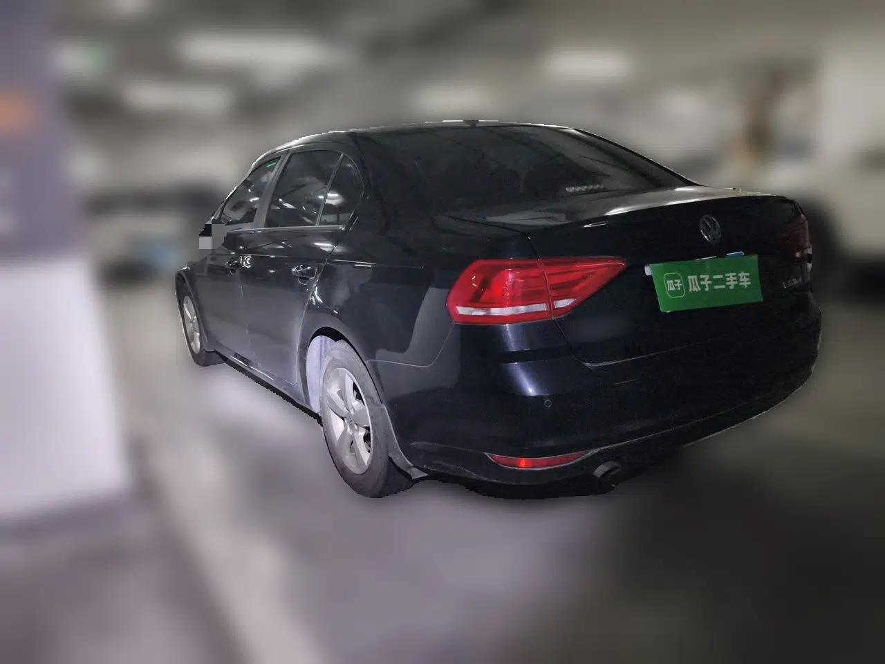 Volkswagen Lavida 2015 1.6L Automatic Fashion Edition — миниатюра 4