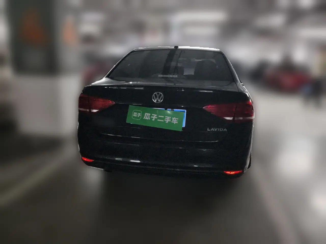 Volkswagen Lavida 2015 1.6L Automatic Fashion Edition — миниатюра 5