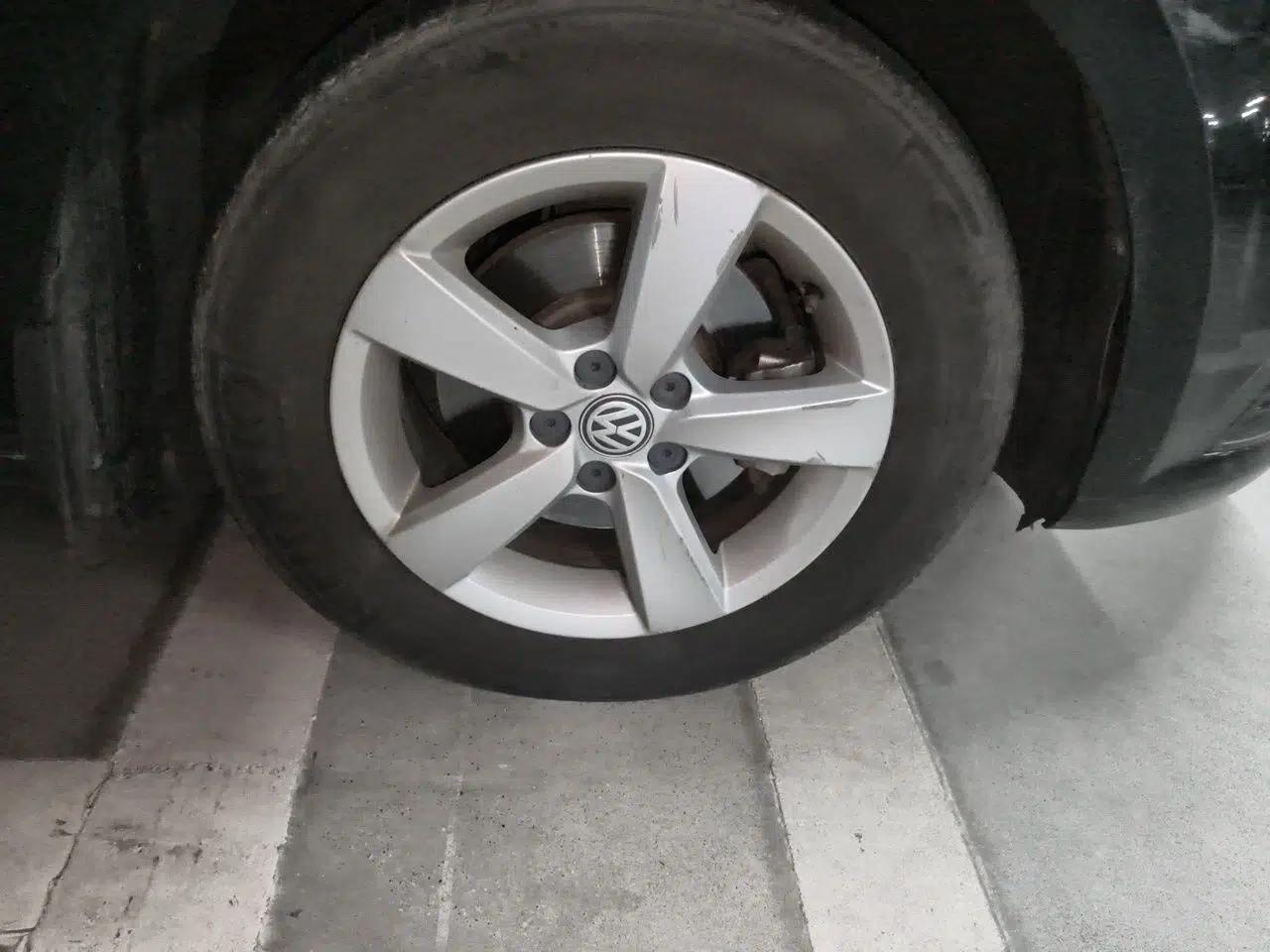Volkswagen Lavida 2015 1.6L Automatic Fashion Edition — миниатюра 8