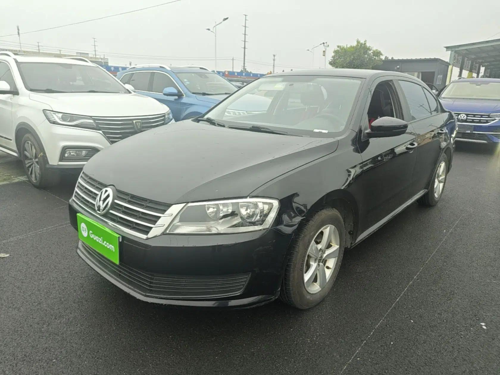 Volkswagen Lavida 2013 Revised Classic 1.6L Manual Fashion Edition — миниатюра 1