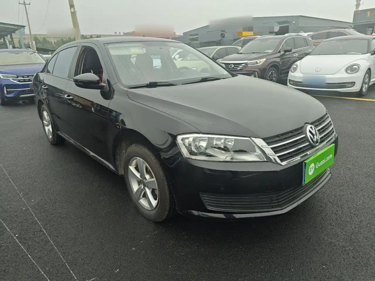 Volkswagen Lavida 2013 Revised Classic 1.6L Manual Fashion Edition — миниатюра 3