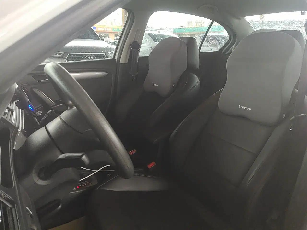Volkswagen Lavida 2013 Revised Classic 1.6L Automatic Fashion Edition — миниатюра 15