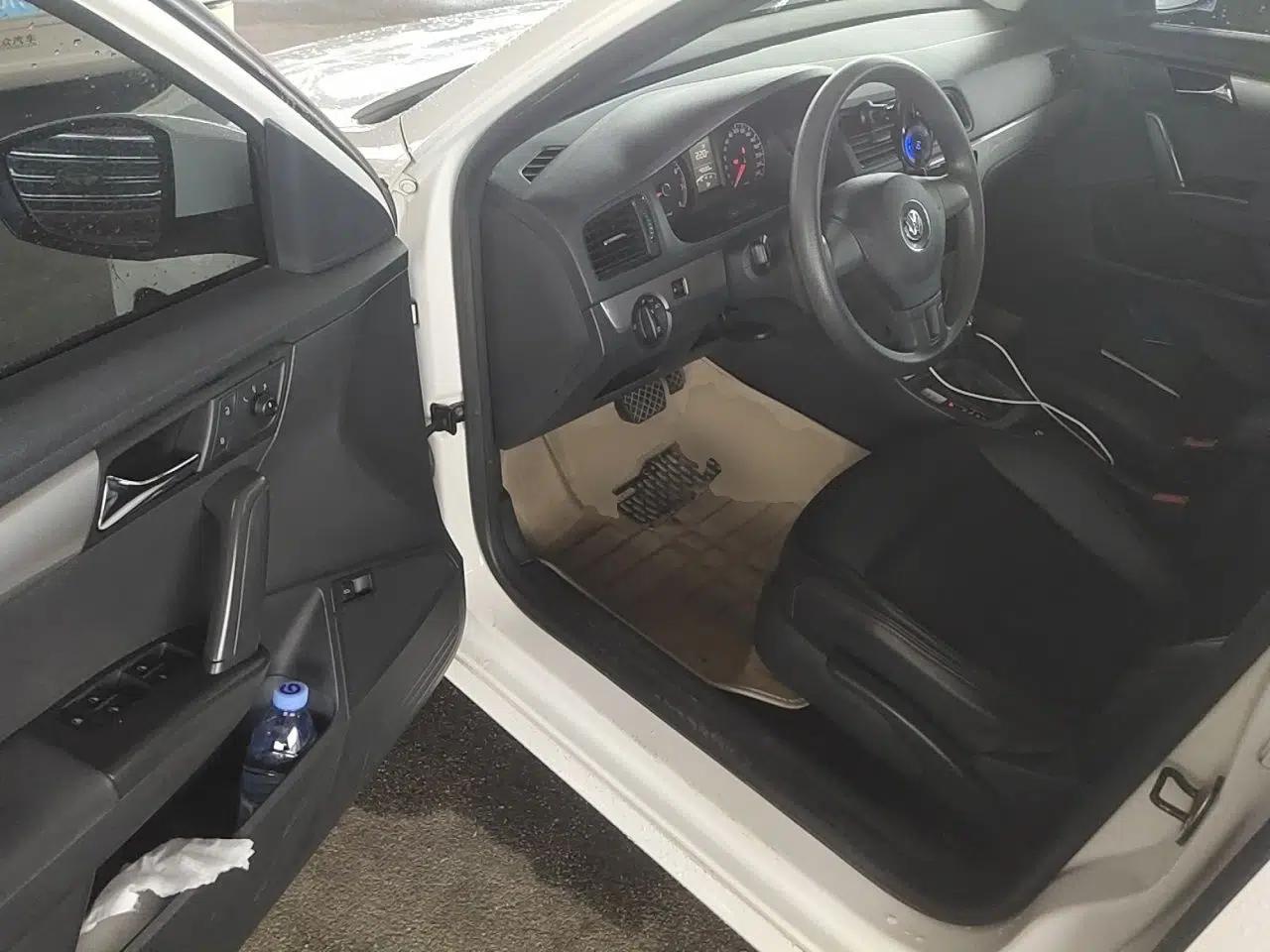 Volkswagen Lavida 2013 Revised Classic 1.6L Automatic Fashion Edition — миниатюра 16