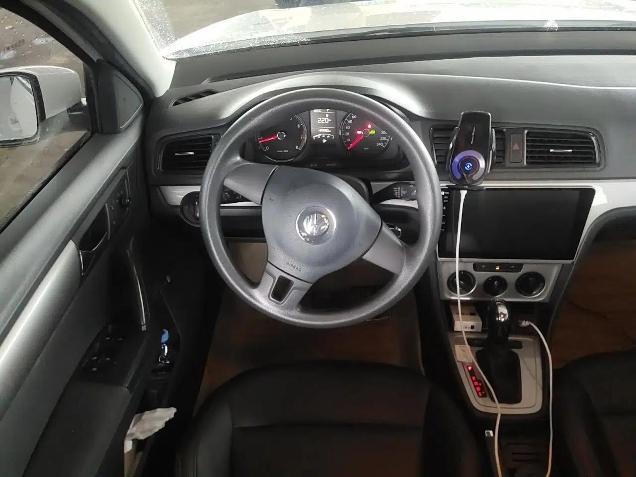 Volkswagen Lavida 2013 Revised Classic 1.6L Automatic Fashion Edition — миниатюра 10