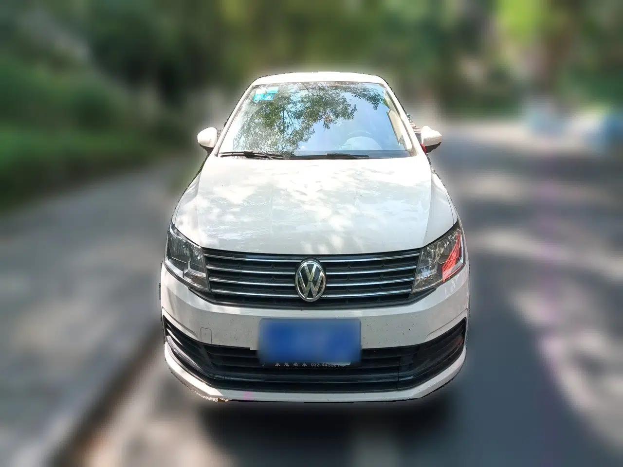 Volkswagen Lavida 2015 1.6L Manual Fashion Edition — миниатюра 2