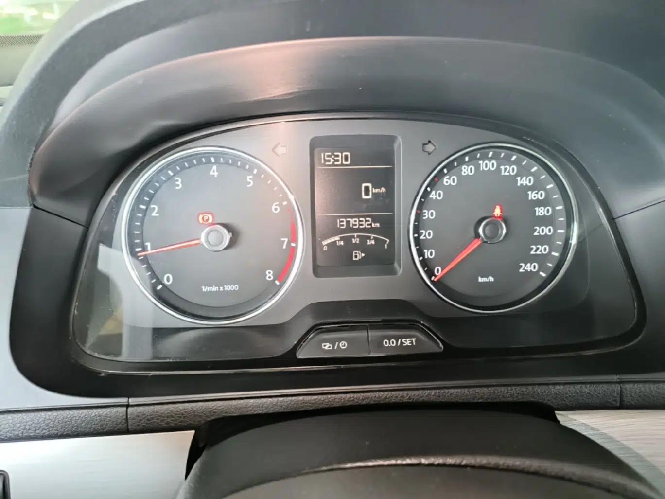 Volkswagen Lavida 2013 Restyled Classic 1.6L Manual Comfort Edition — миниатюра 14