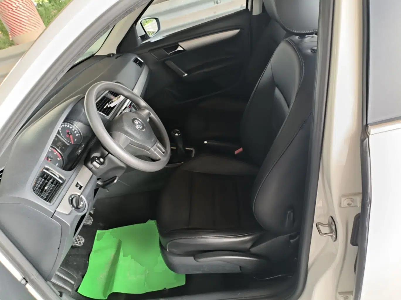 Volkswagen Lavida 2013 Restyled Classic 1.6L Manual Comfort Edition — миниатюра 17