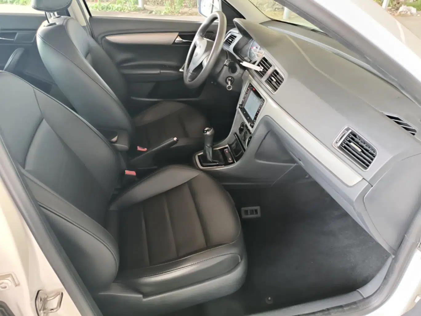 Volkswagen Lavida 2013 Restyled Classic 1.6L Manual Comfort Edition — миниатюра 19