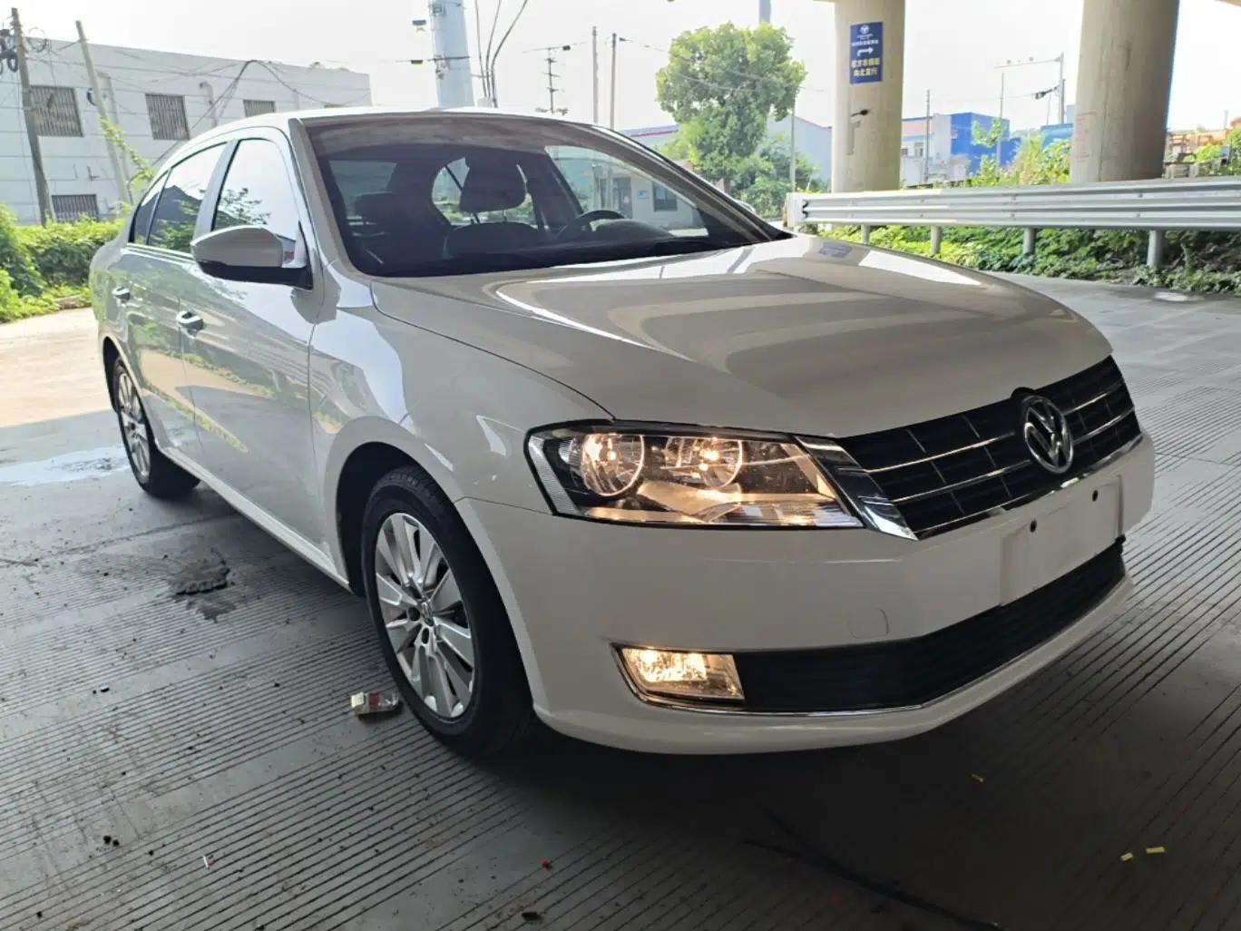 Volkswagen Lavida 2013 Restyled Classic 1.6L Manual Comfort Edition — миниатюра 3