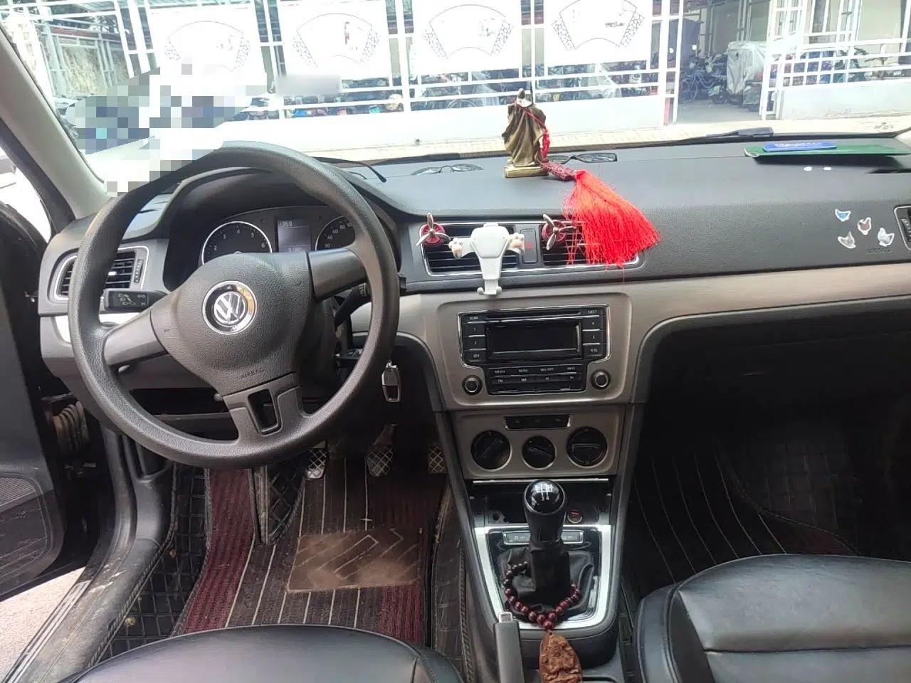 Volkswagen Lavida 2013 Restyled Classic 1.6L Manual Comfort Edition — миниатюра 9