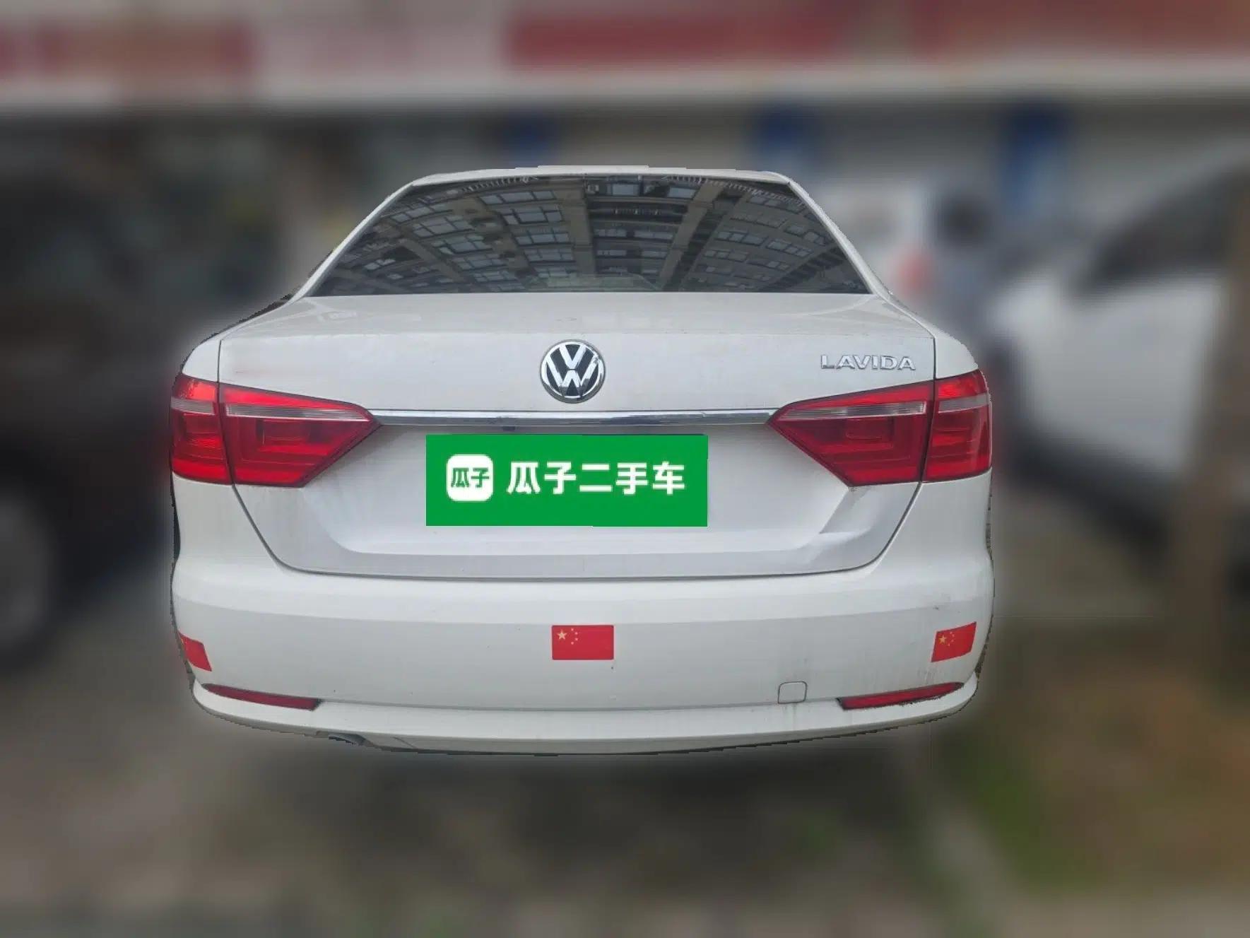 Volkswagen Lavida 2013 Revised Classic 1.6L Manual Fashion Edition — миниатюра 5