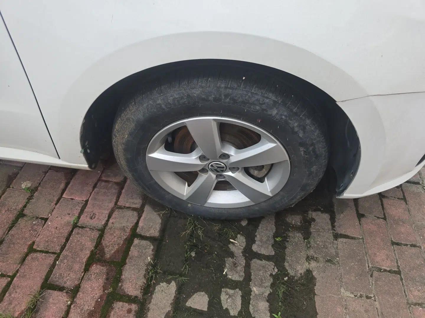 Volkswagen Lavida 2013 Revised Classic 1.6L Manual Fashion Edition — миниатюра 8