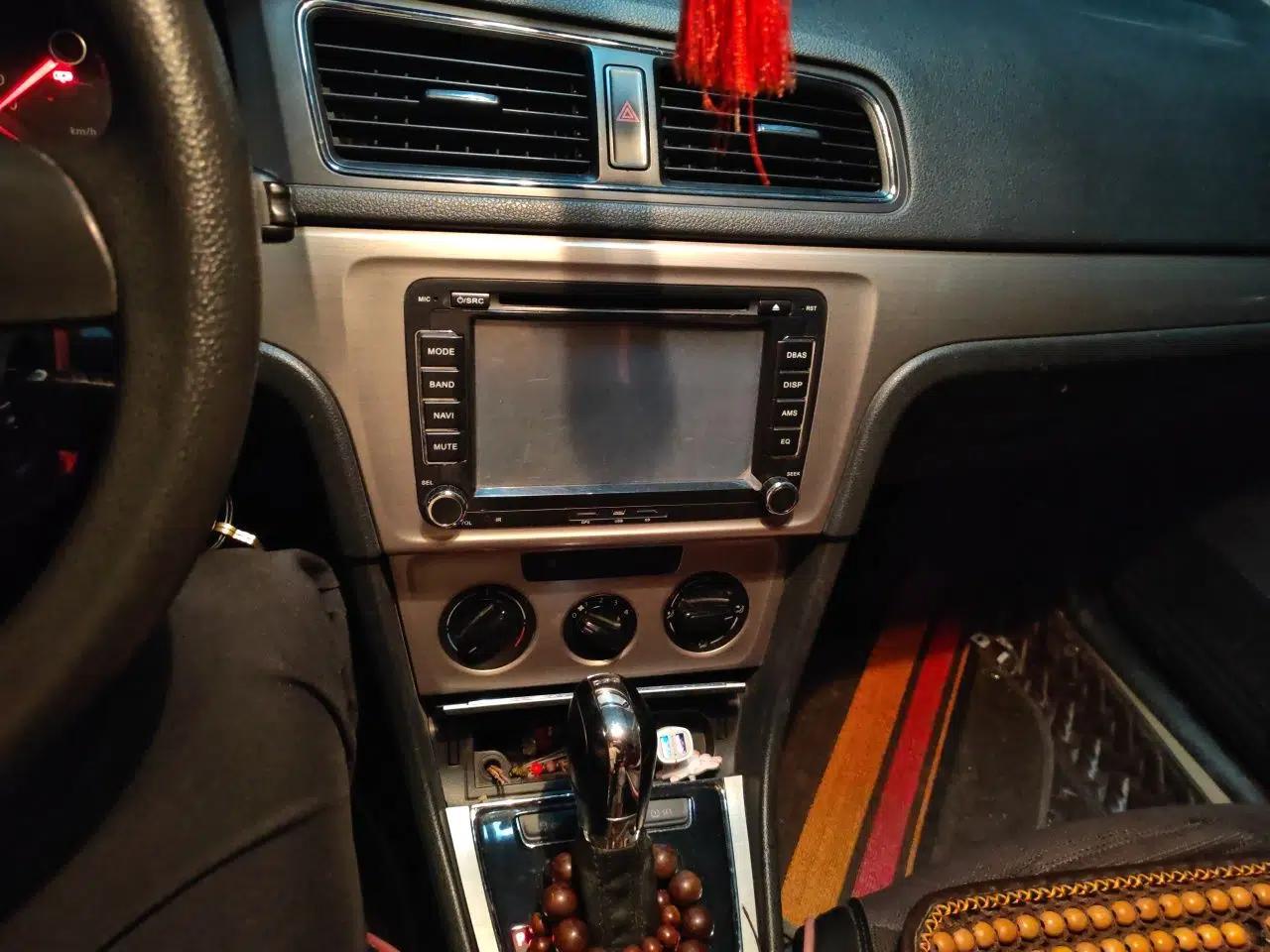 Volkswagen Lavida 2013 1.4TSI DSG Comfort Edition — миниатюра 13