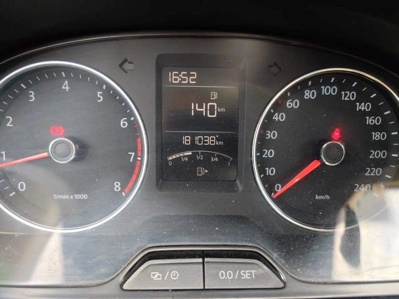 Volkswagen Lavida 2013 Revised Version 1.4 TSI Manual Comfort Edition — миниатюра 12