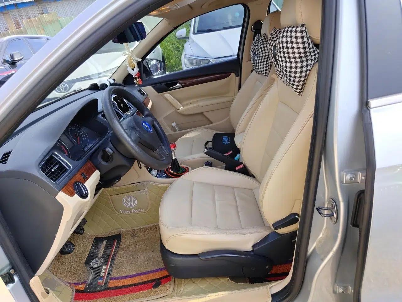 Volkswagen Lavida 2013 Revised Version 1.4 TSI Manual Comfort Edition — миниатюра 15