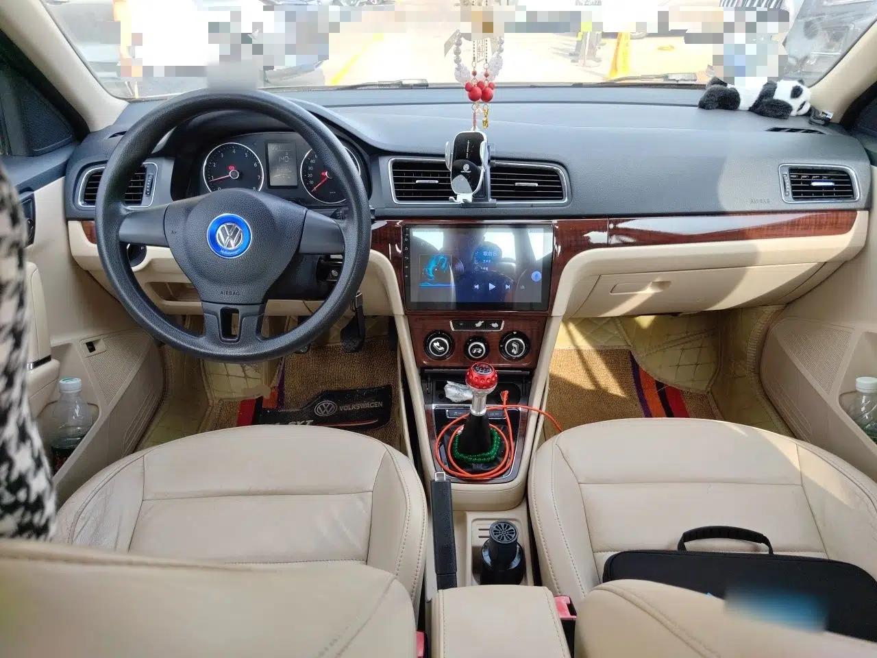 Volkswagen Lavida 2013 Revised Version 1.4 TSI Manual Comfort Edition — миниатюра 9