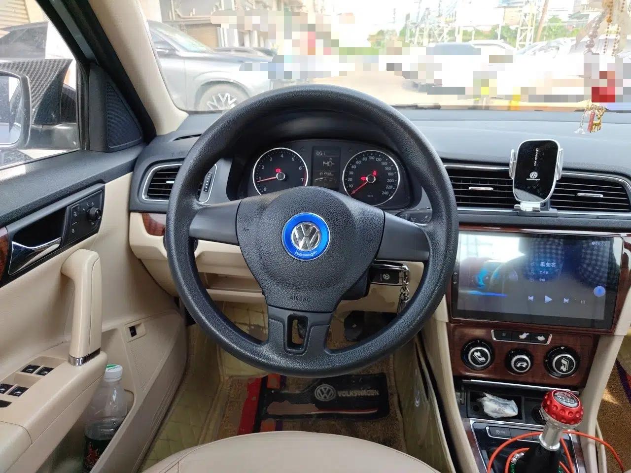 Volkswagen Lavida 2013 Revised Version 1.4 TSI Manual Comfort Edition — миниатюра 10