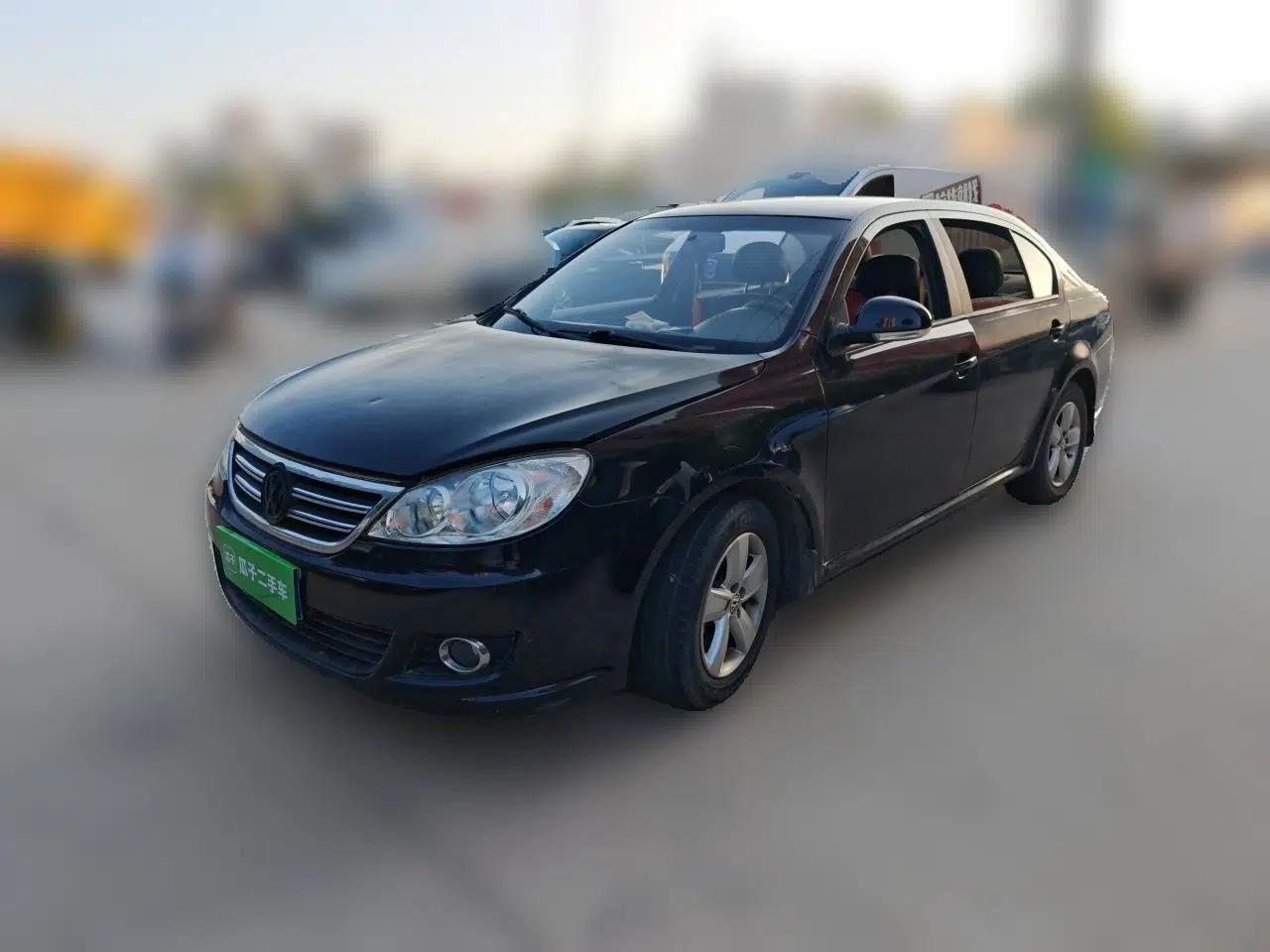 Volkswagen Lavida 2013 Classic 1.6L Manual Fashion Edition — миниатюра 1