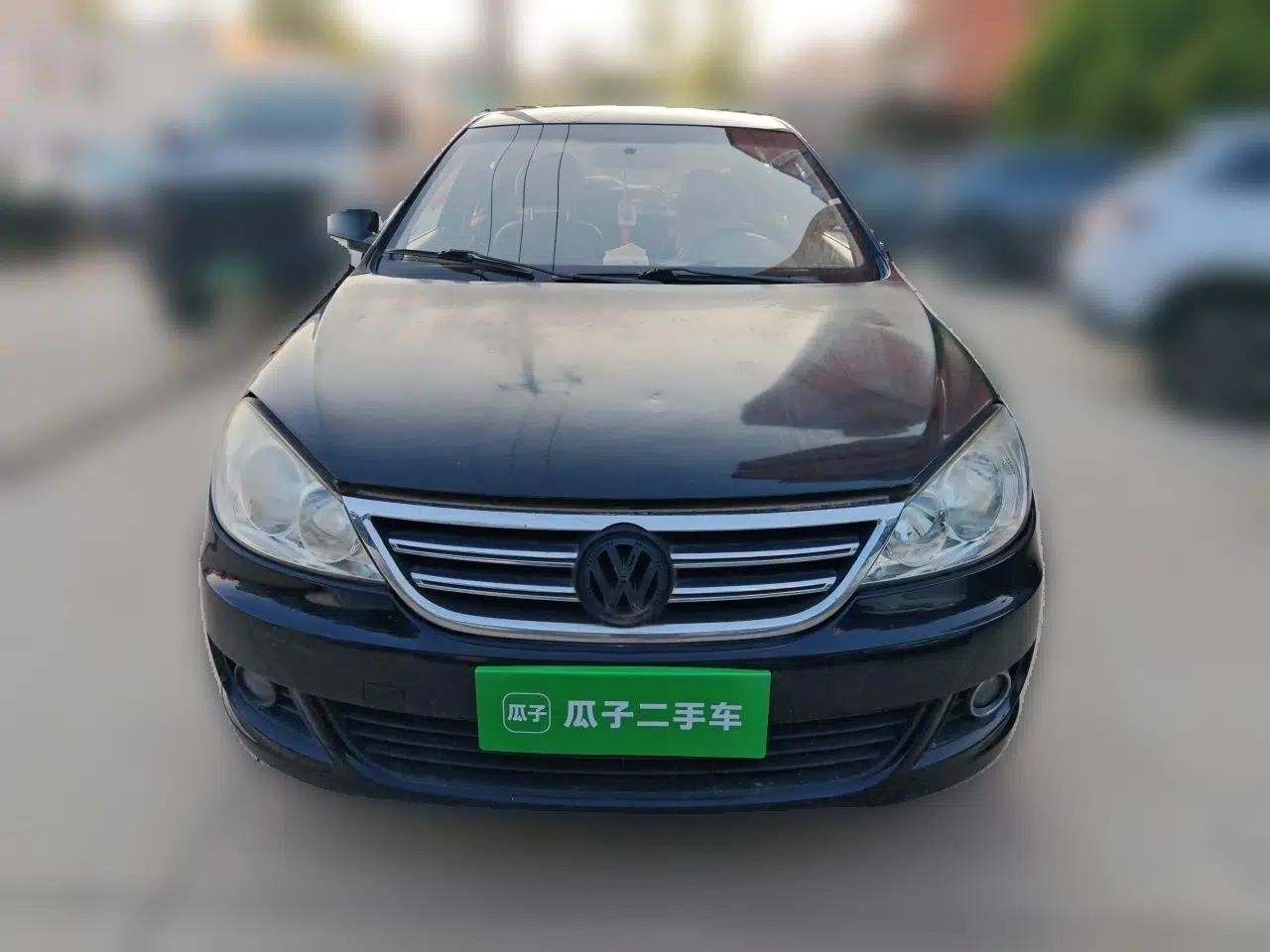 Volkswagen Lavida 2013 Classic 1.6L Manual Fashion Edition — миниатюра 2