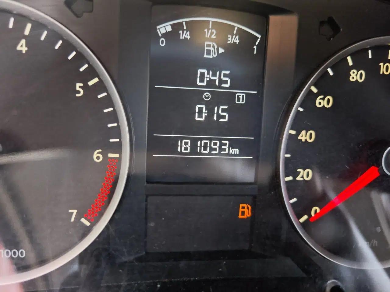Volkswagen Lavida 2013 Classic 1.6L Manual Fashion Edition — миниатюра 12