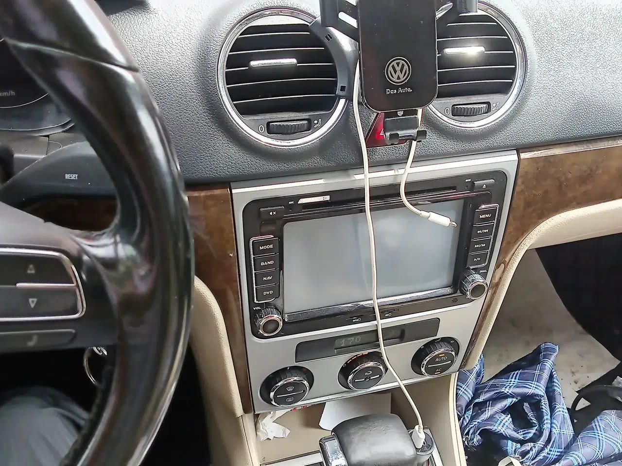 Volkswagen Lavida 2011 1.6L Automatic Pinxuan Edition — миниатюра 13